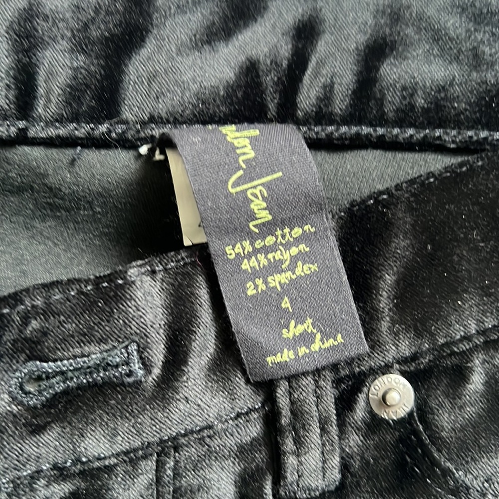 2/$20 NEW LONDON JEAN (victorias secret) velvet black jeggings stretchy 4 short - Picture 2 of 2
